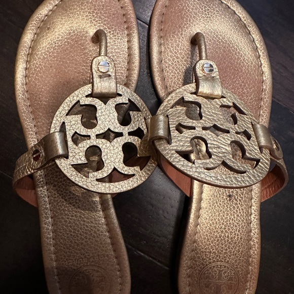 Tory Burch metallic gold flat sandal - Picture 3 of 6